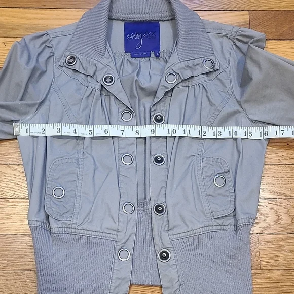 Gray Snap Up Button Blazer - Picture 5 of 8